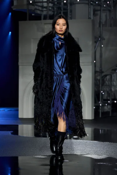 Look 37
